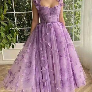 NWT Size 8 Lacy Frilly Purple Occasion Gown